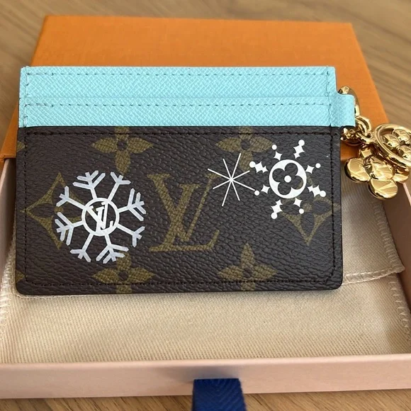 ❌SOLD❌❄️NEW❄️Louis Vuitton Charms Card Holder❄️ Monogram Azur Frost LIMITED - Picture 8 of 10